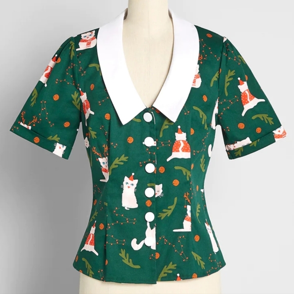 Modcloth Tops - NWT 🎄 Felines Feeling Festive collared button up blouse 🐈